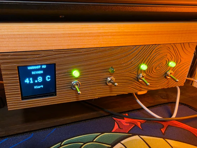 Desktop USB Switchbox + ESP32-C3 Display
