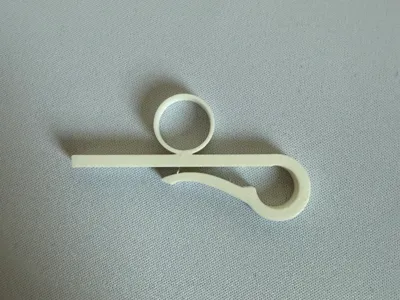 Recognizable clip for (round) glass