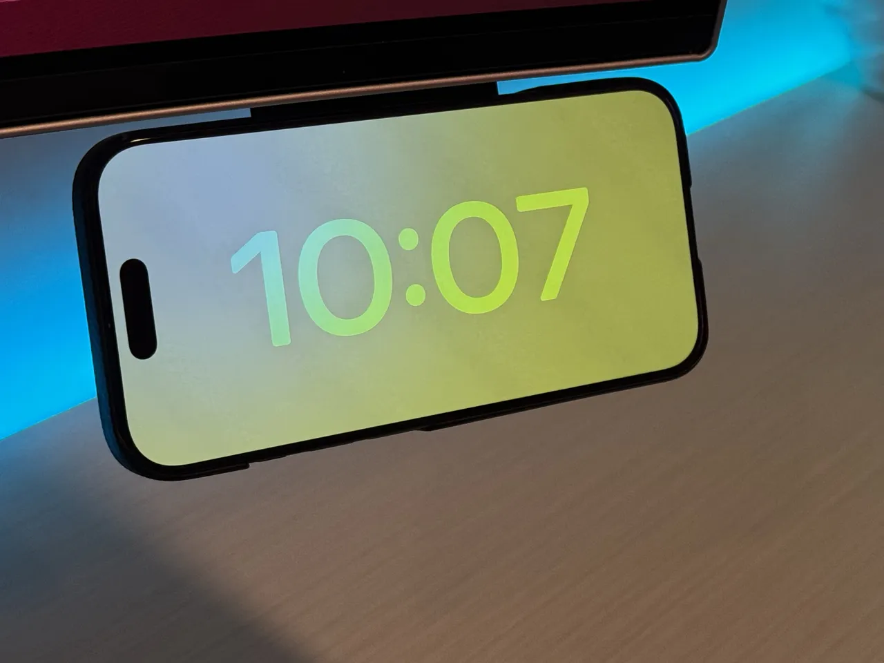 MagSafe Monitor Mount - Phone & Watch view 4