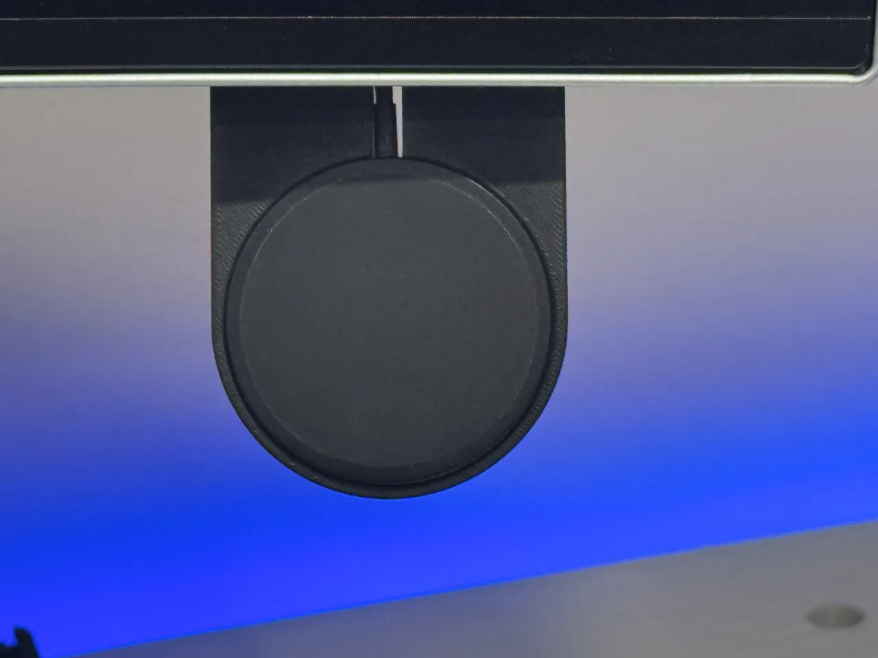 MagSafe Monitor Mount - Phone & Watch view 3