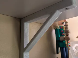 Shelf Bracket with hidden French Cleat