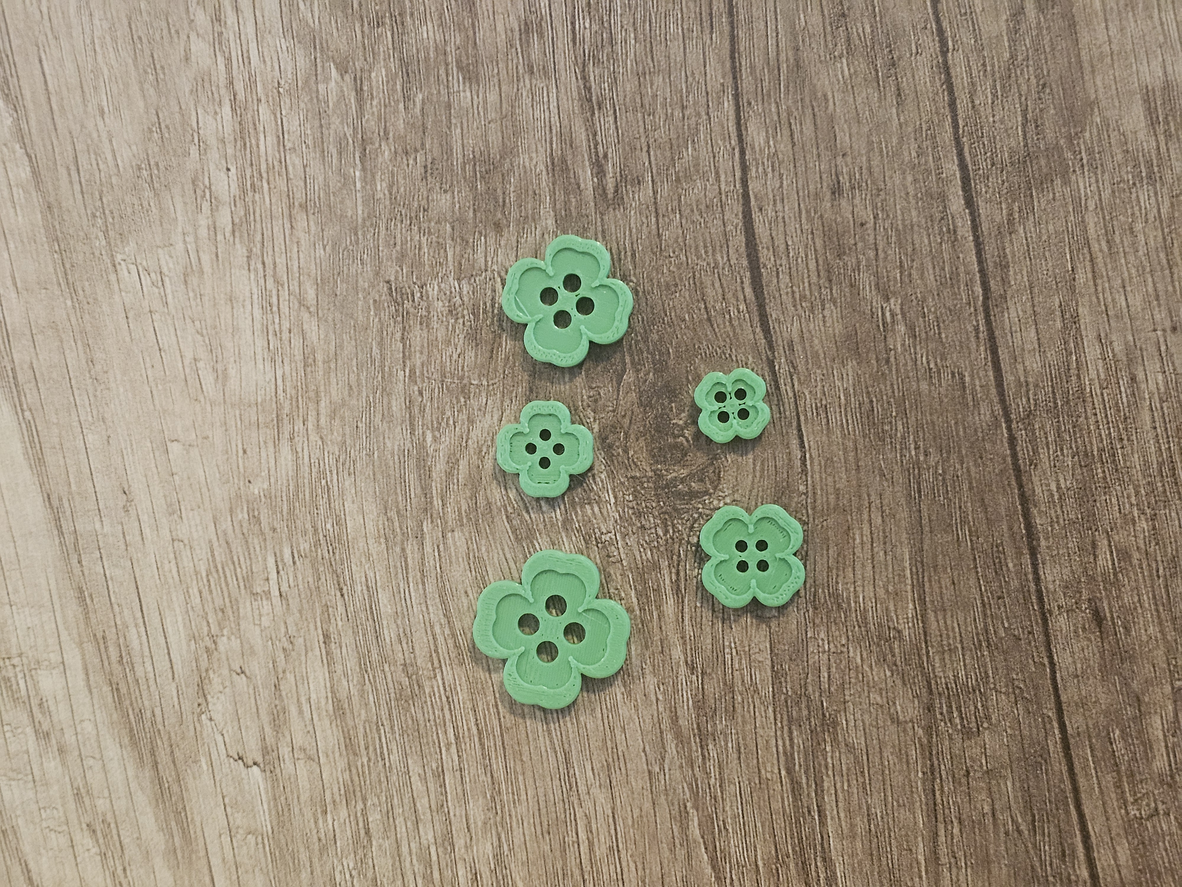 Miniatura 4 do modelo 3D Clover shaped buttons