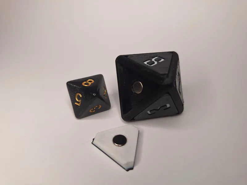 MagneDice d8 - Magnetized customizable dice