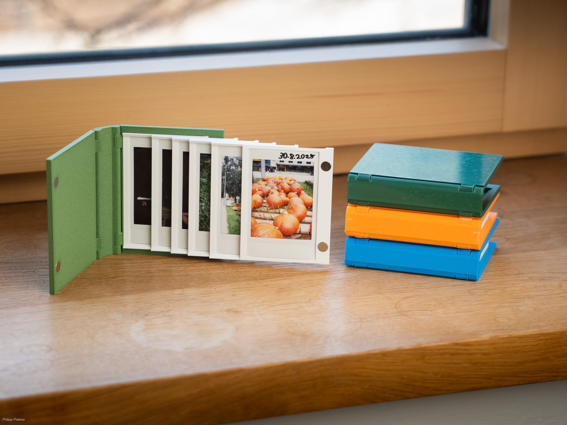 Miniatura 1 do modelo 3D Instax mini Book