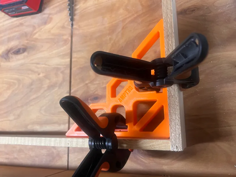Spannwinkel Montagehilfe / clamping mounting angle