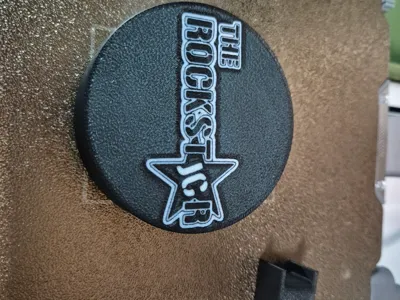 Dartholder Joe Cullen/ Rockstar