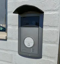 Auvent protecteur pour interphone — photo 2