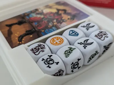 Game box with inserts for "Mille Sabords"