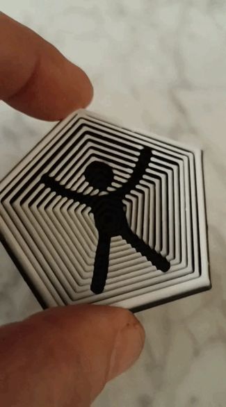 atrapat en un pentàgon... FIDGET