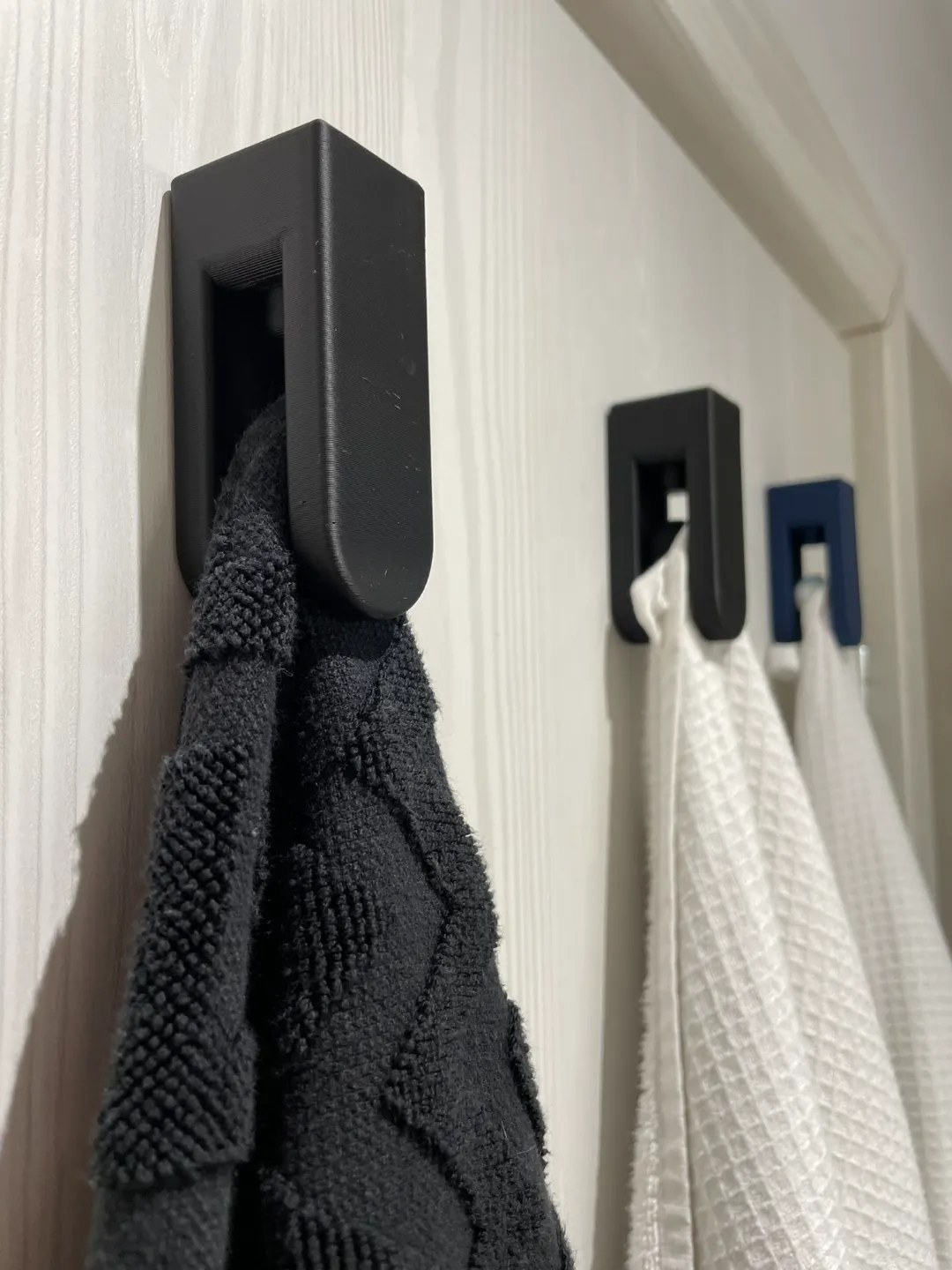 Auto-Locked Hanger (print-in-place) view 3