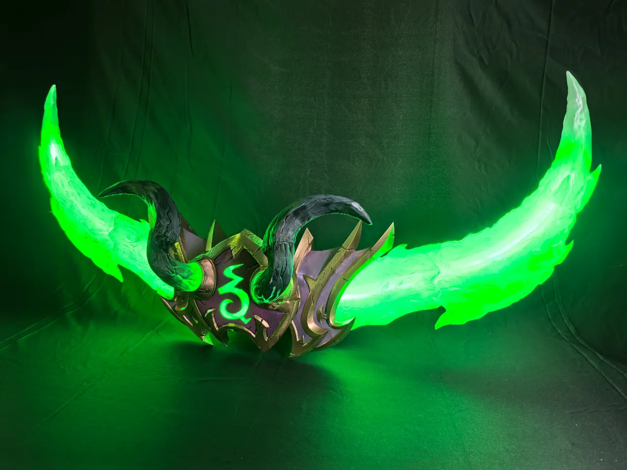 FlameReaper, Warglaive of Demon Hunter - WOW view 4