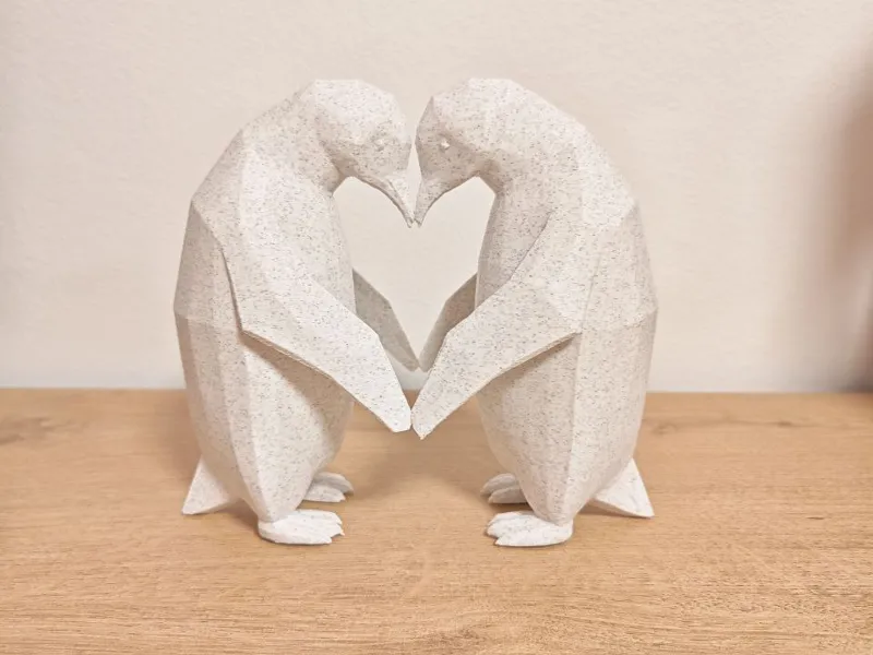 Penguins in Love – Integrated Low-Poly Heart