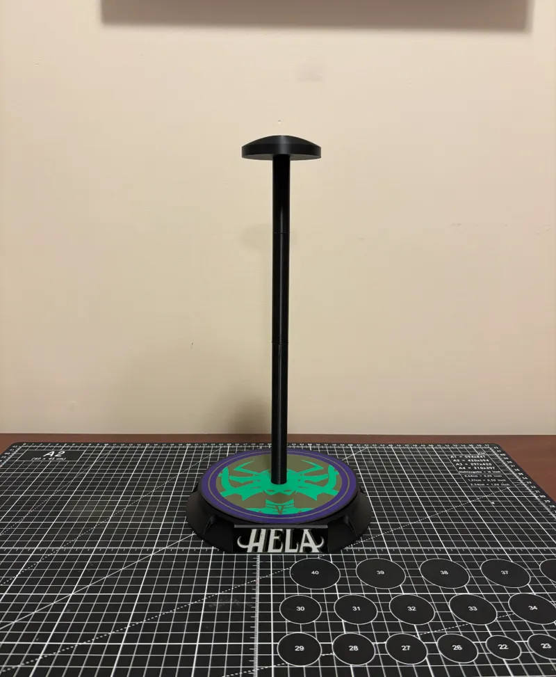 Hela Helmet Stand