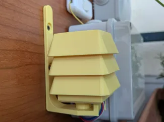 Stevenson Screen with magnetic holder