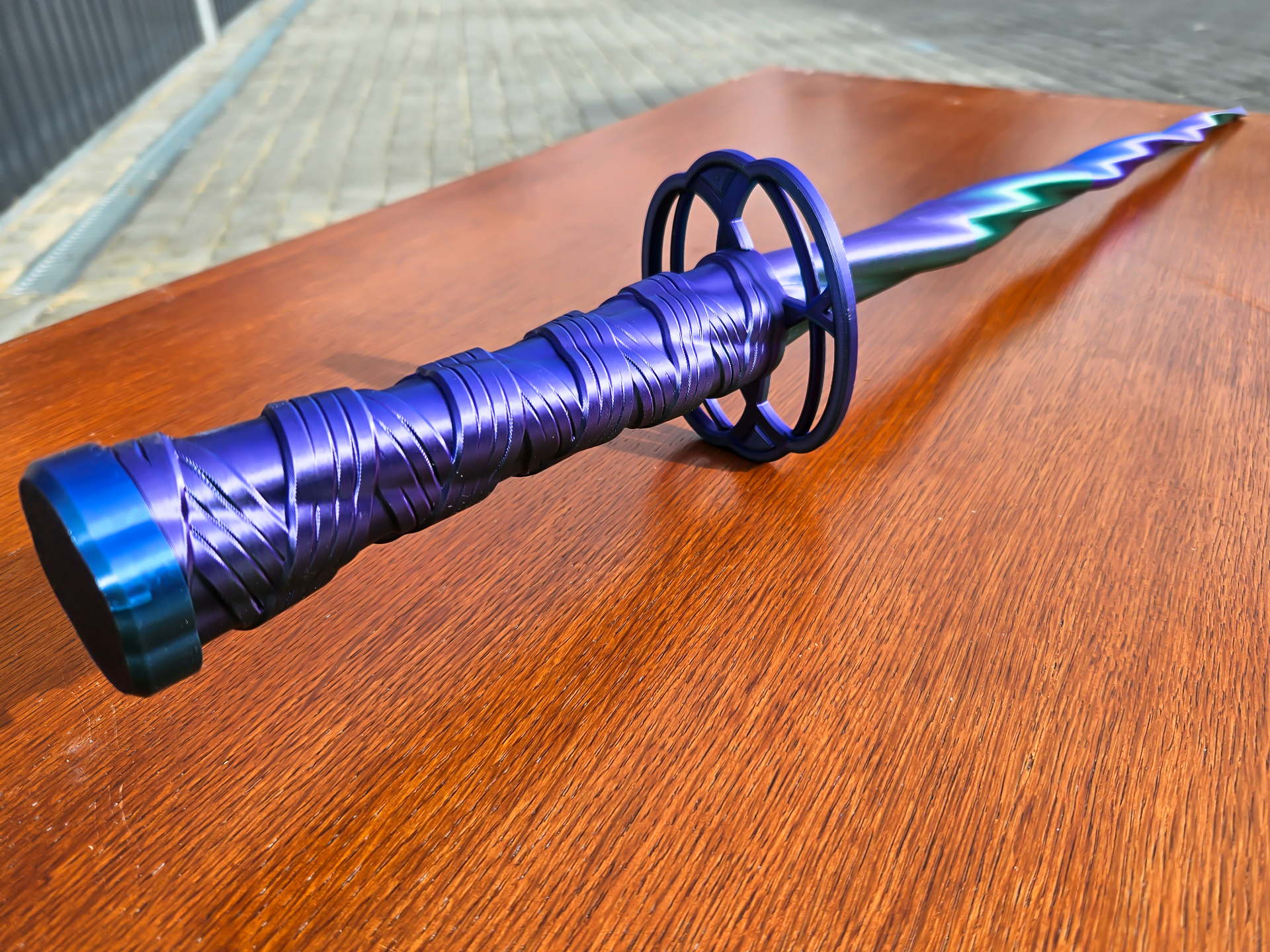 Miniatura 3 do modelo 3D Blue Twisting Katana