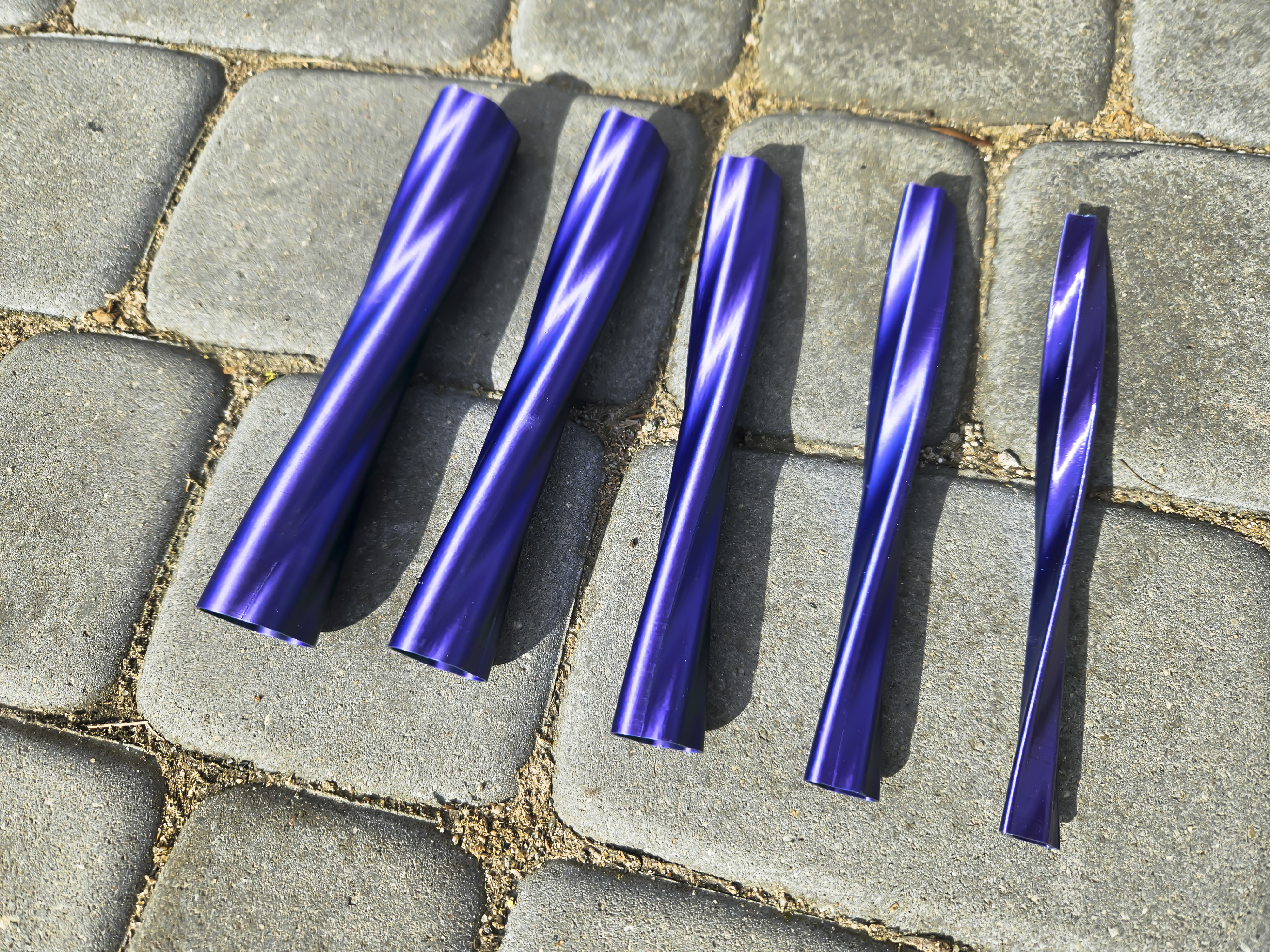 Miniatura 2 do modelo 3D Blue Twisting Katana