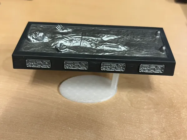 Socle d'exposition Han Solo en carbonite
