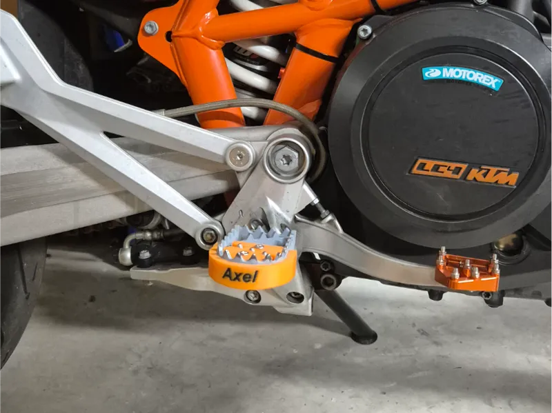 slider pedana ktm 690