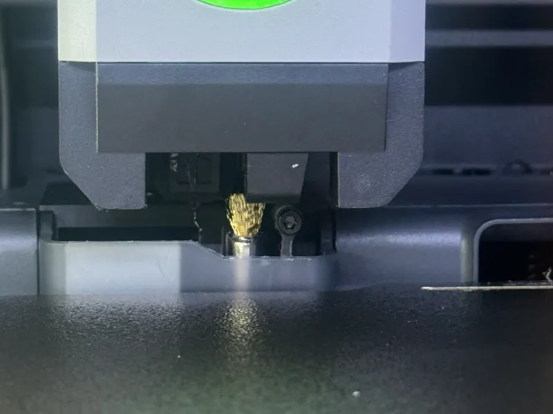 poop cover/nozzle cleaner version2