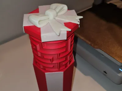 Mechanically Locking Gift Card Box
