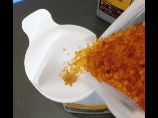 Desiccant Funnel with Backsplash ("Dry and Dry")