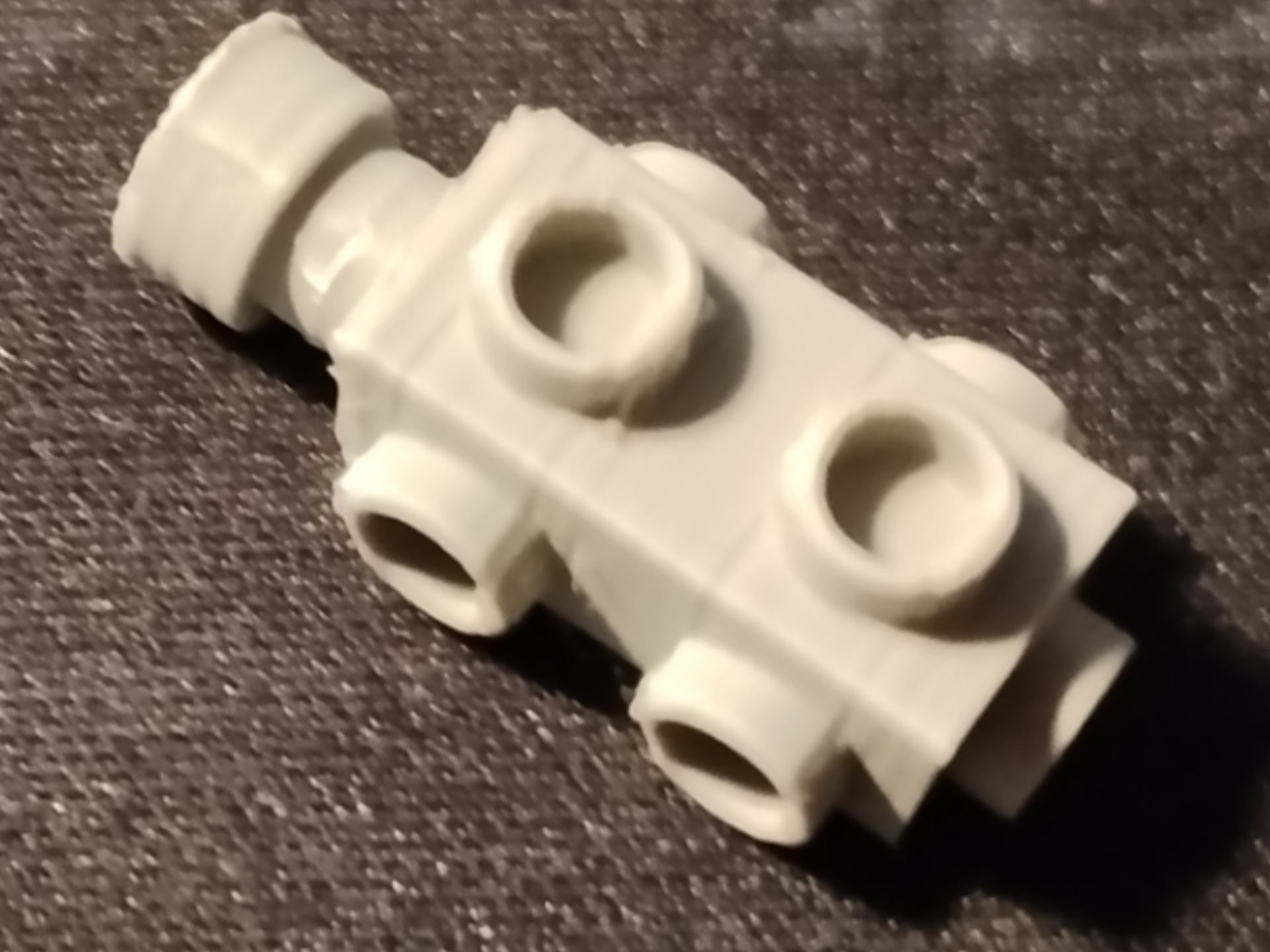 1x2x2-3 with studs on sides 4595