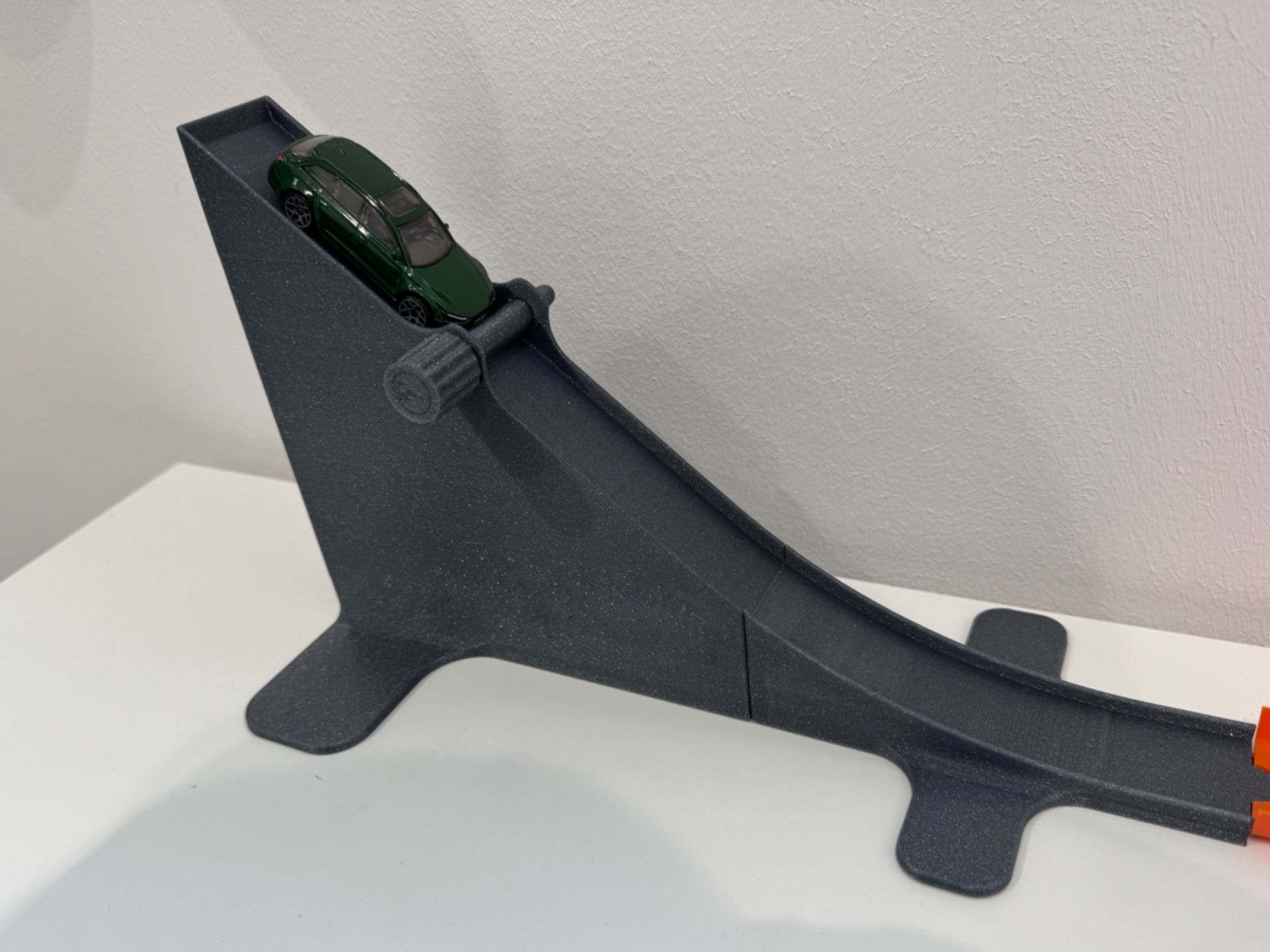 Startrampe für Autorennbahn 1/64