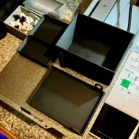 Boîte de rangement pour deck de cartes avec accessoires — photo 3