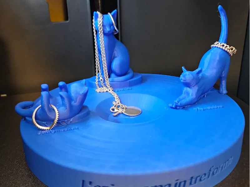 Cats desk holder