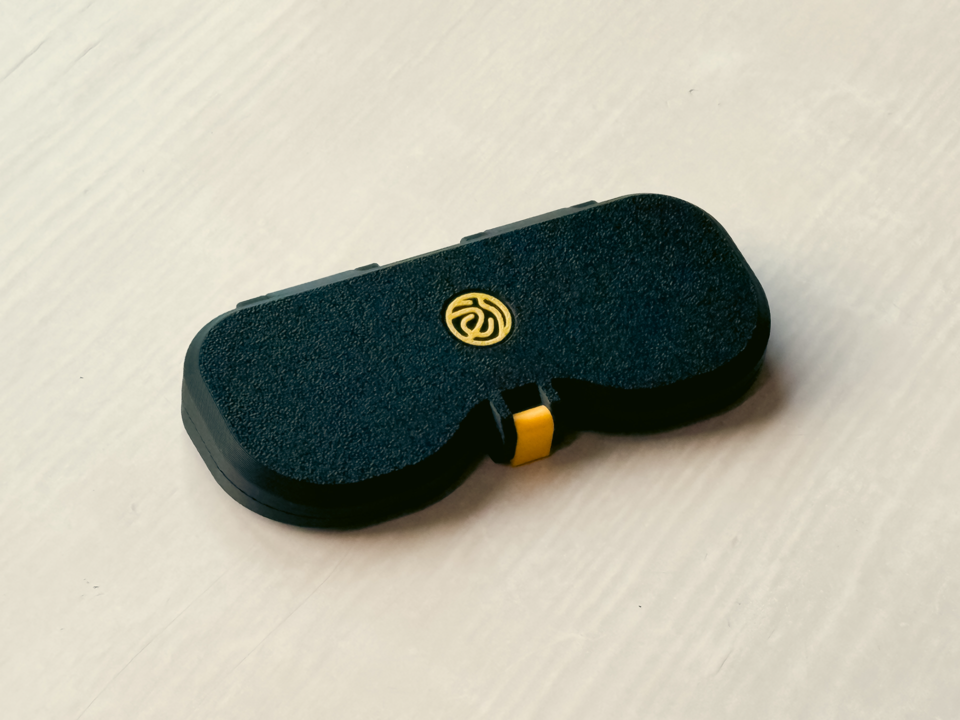 Super Compact and Sturdy Sunglasses Clip Box by liugwl MakerWorld ...