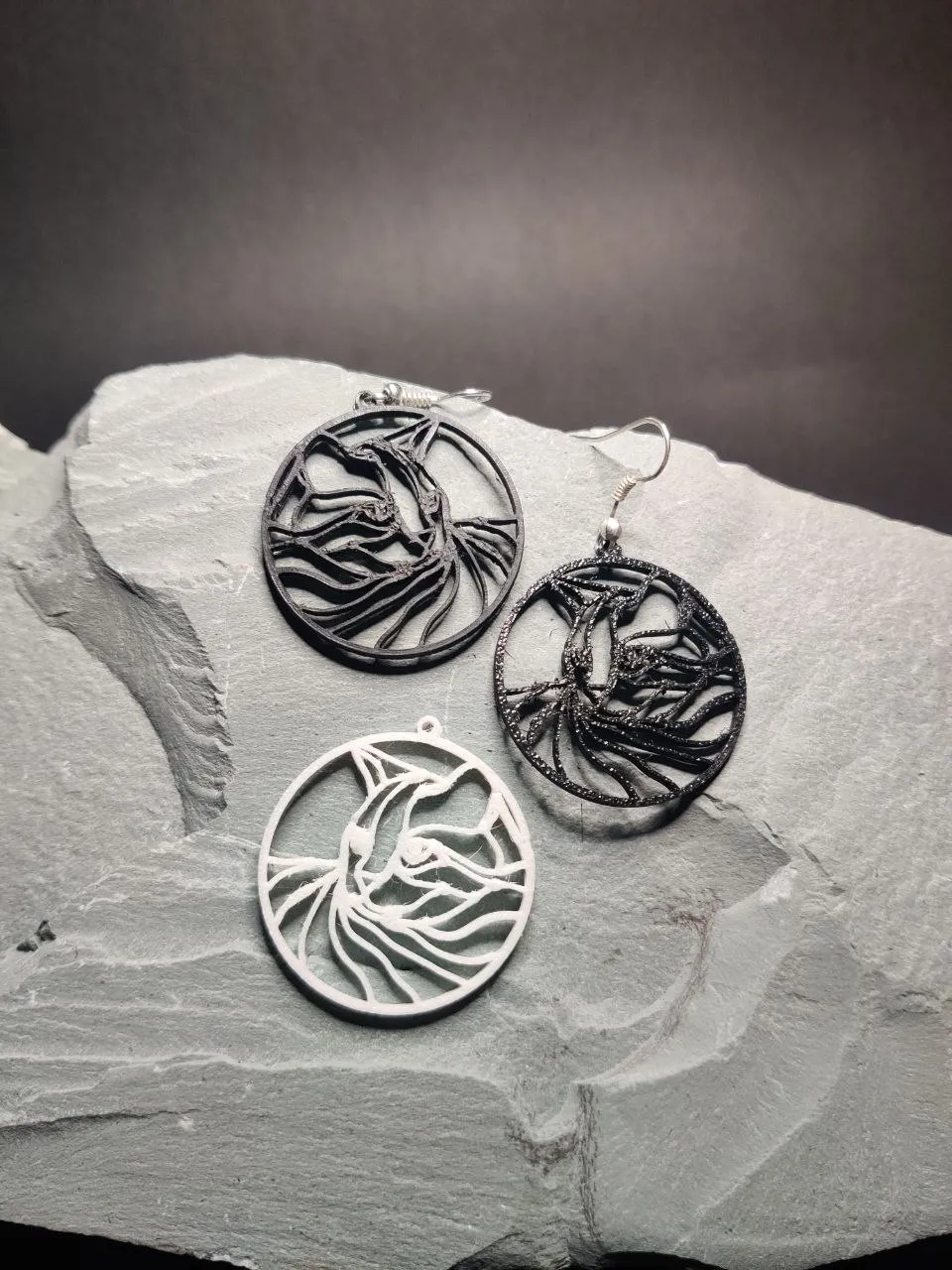Feline Elegance - Minimalist Cat Head Earrings view 4