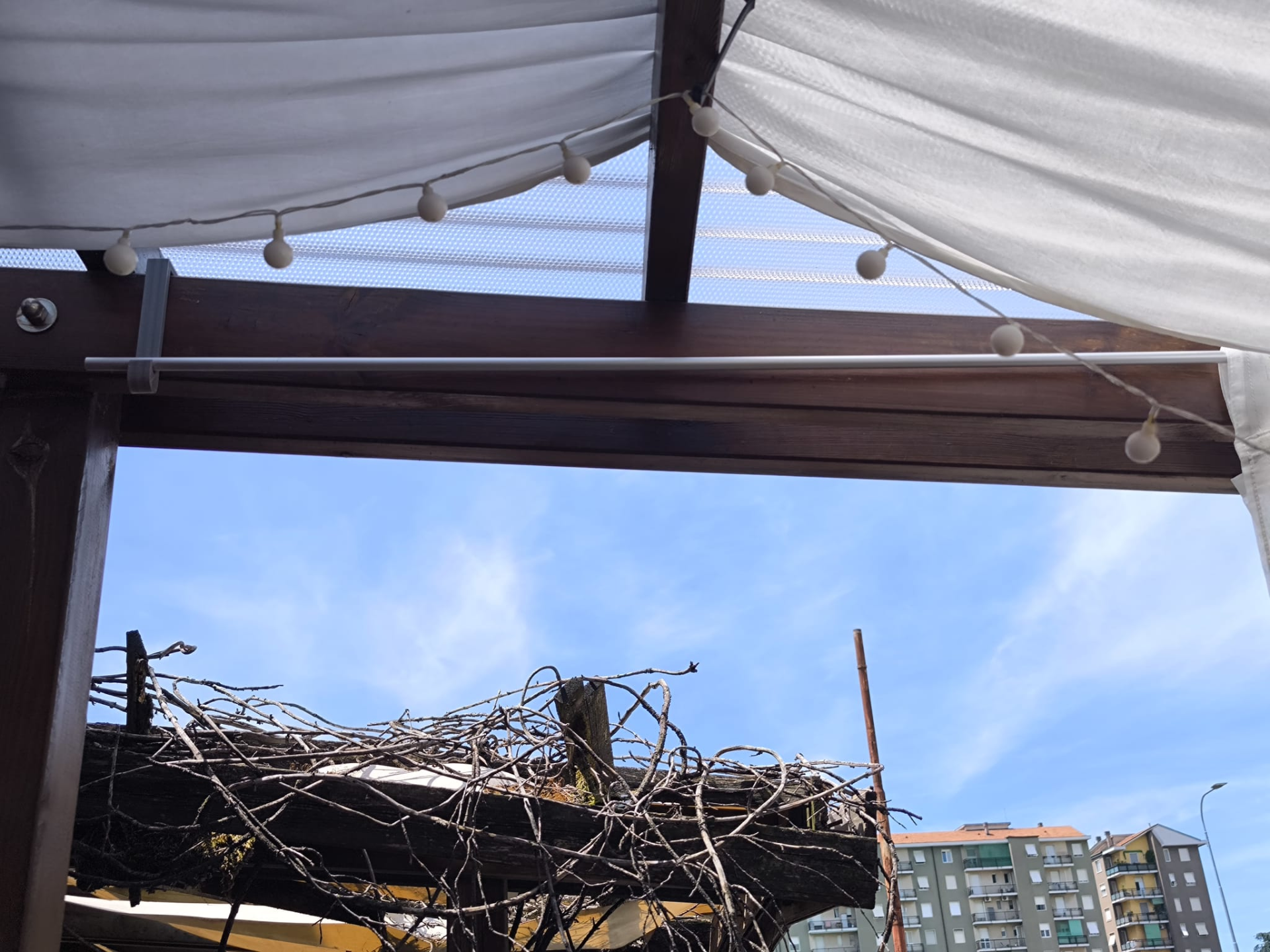 gancio tende pergola inclinata