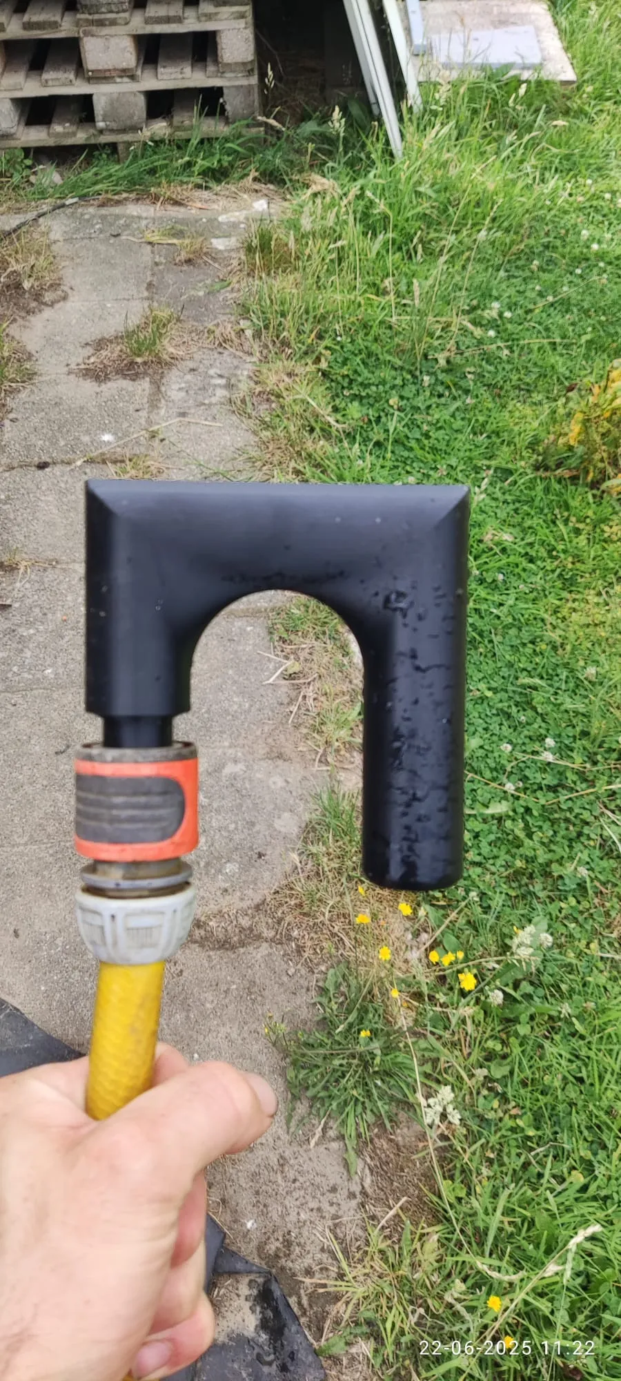 Gardena tub/ container/ swimming pool filler hook view 3