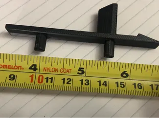 Double-pin cabinet shelf support for 40mm spacing