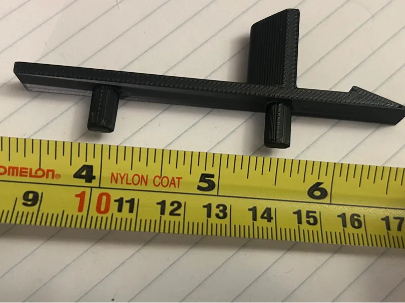 Double-pin cabinet shelf support for 40mm spacing