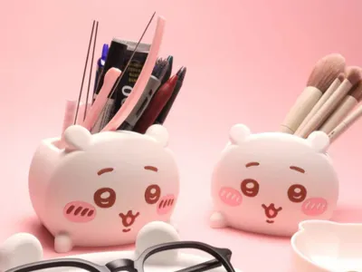 Chiikawa pen holder/storage box