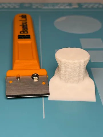 Accesorio para impresora 3D: 2-in-1 Build Plate & Purge Line Scraper — vista de referencia 3