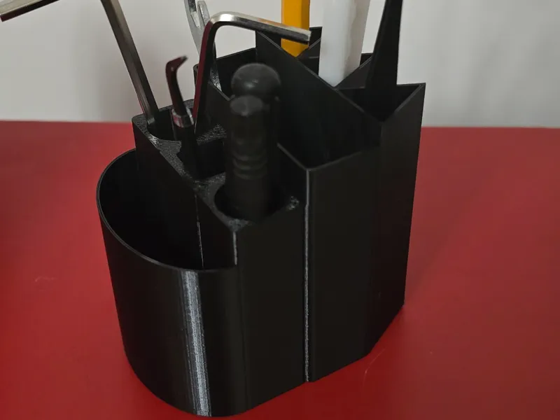 Geometric Face Desk Holder