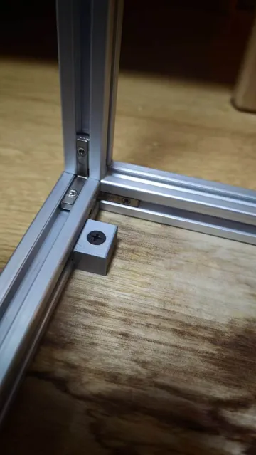 Clip o pieza de sujeción: 2020 Aluminum Extrusion Flush Panel Mount Clip — vista de referencia 4