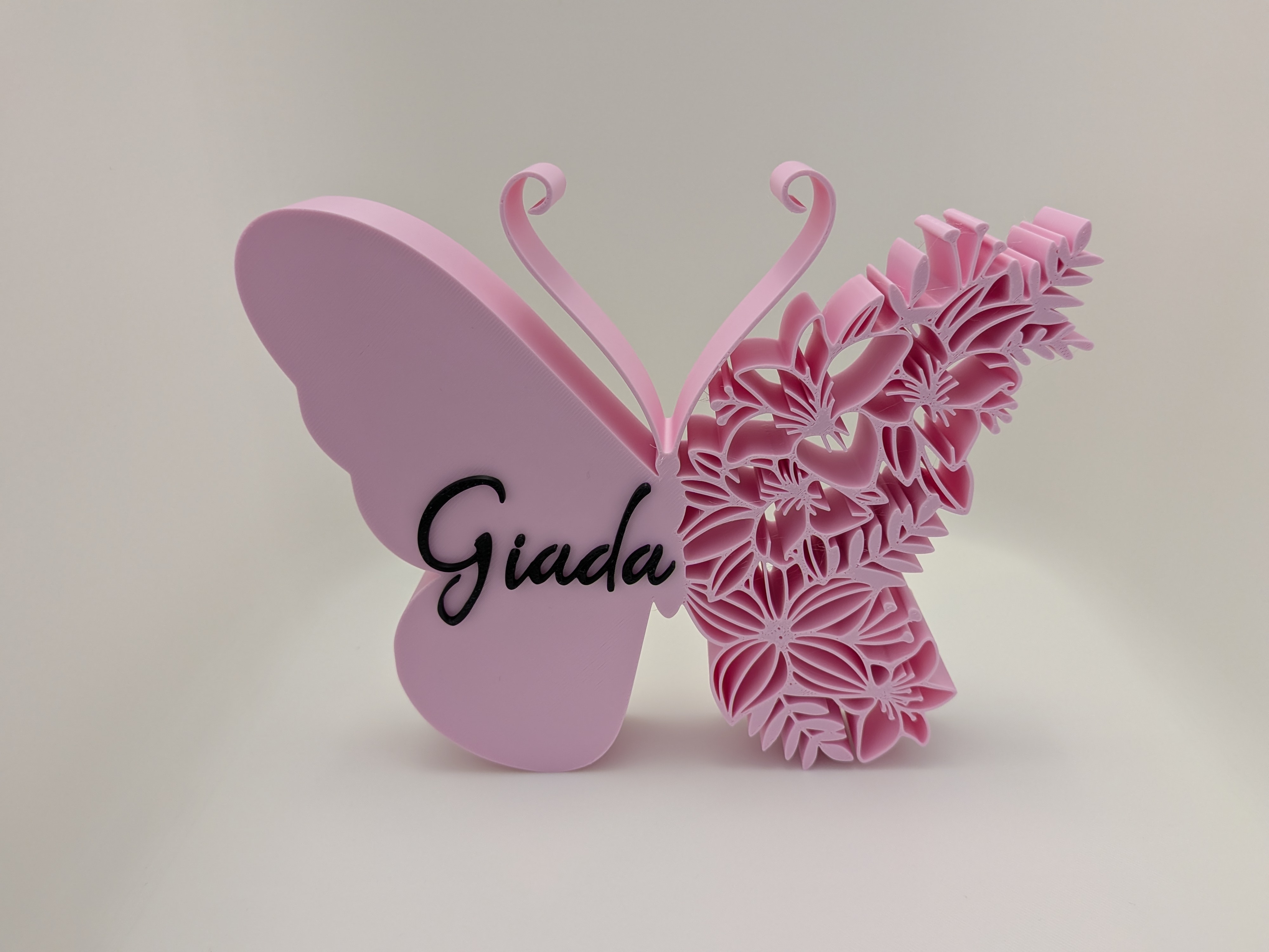 Miniatura 2 do modelo 3D Butterfly ornament with personalized name 