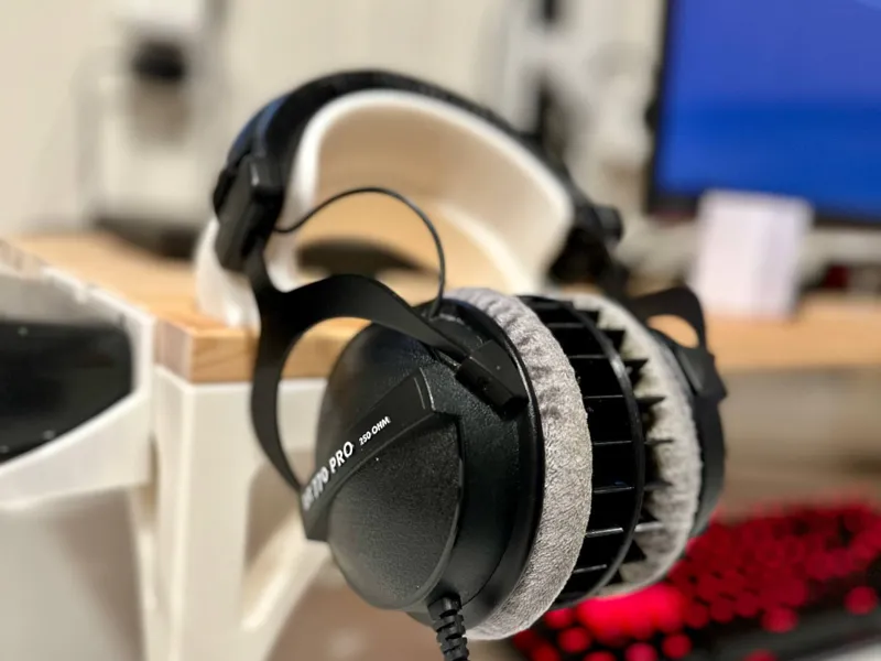 Angled Headset Holder