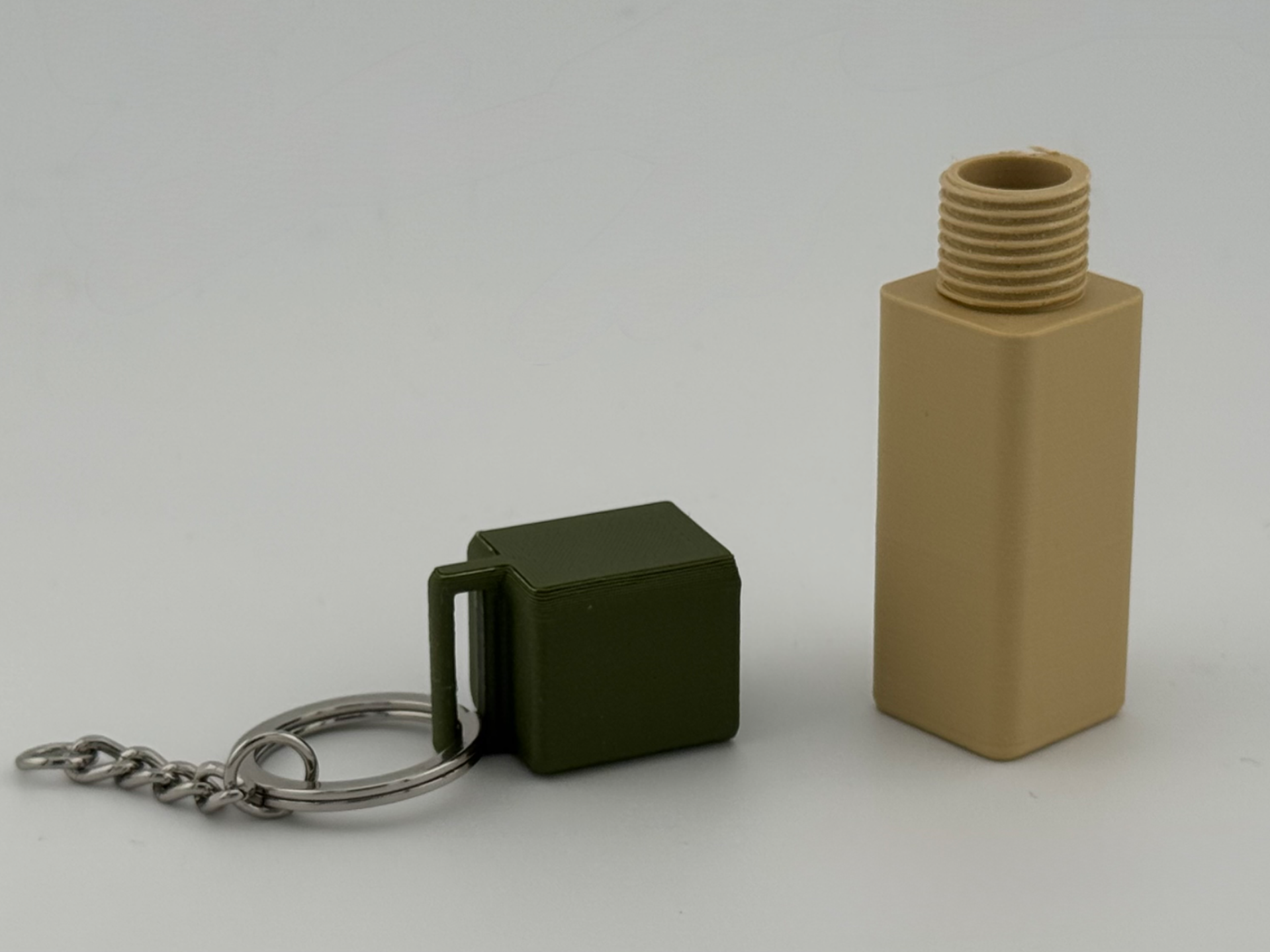 Pill Capsule Keychain Container (Threaded)