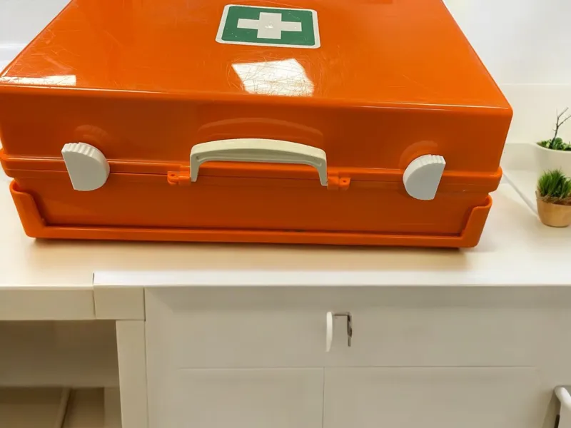 lock knob for ehbo case / first aid