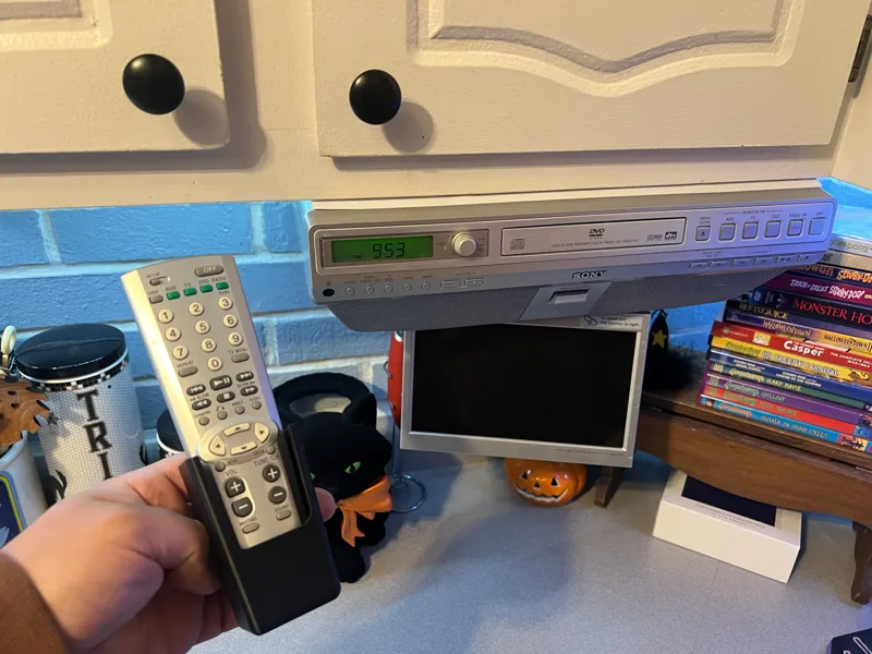 Magnetic Remote holder