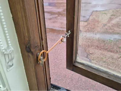 Window hook with latch 3 sizes.