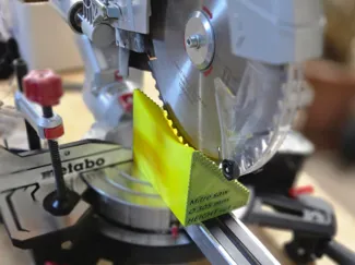 Miter saw - cutting height adjustment