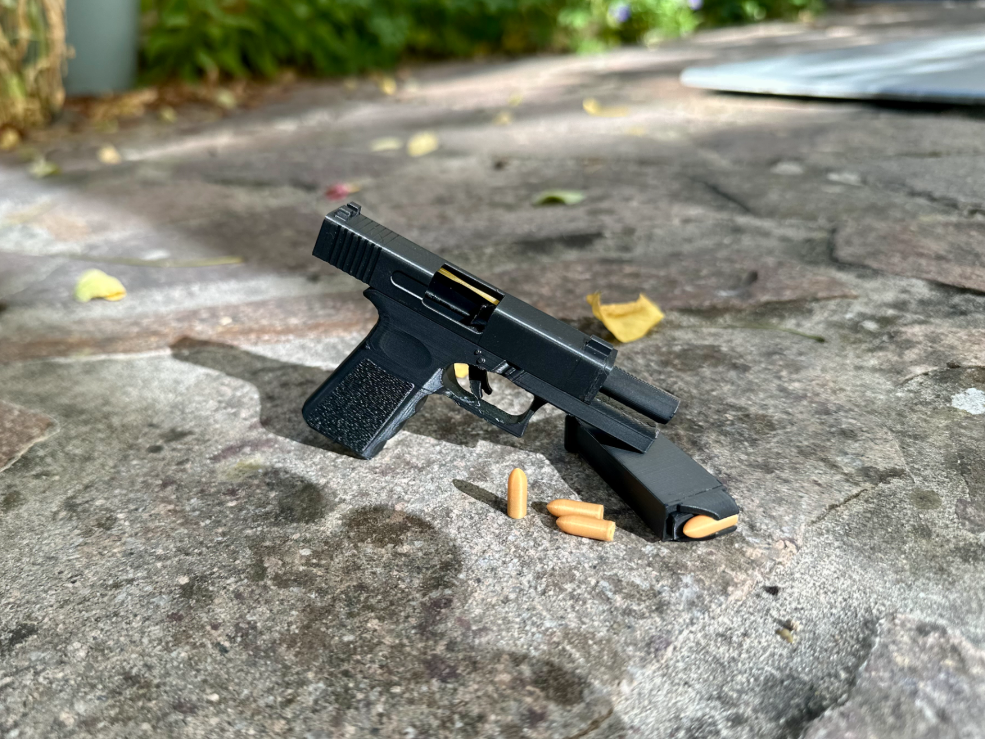 mini Pistol with shell ejection - 1