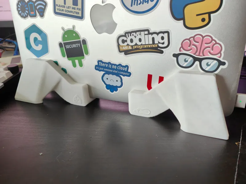 MacBook Air 2017 Standing Dock
