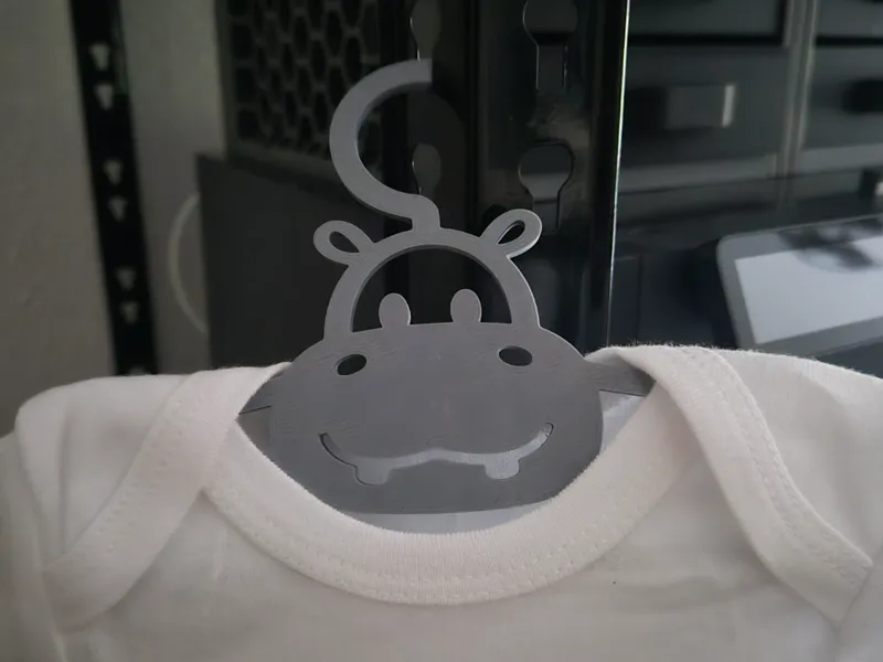 Baby- / Kinderkleiderbügel Nilpferd/ Happy Hippo