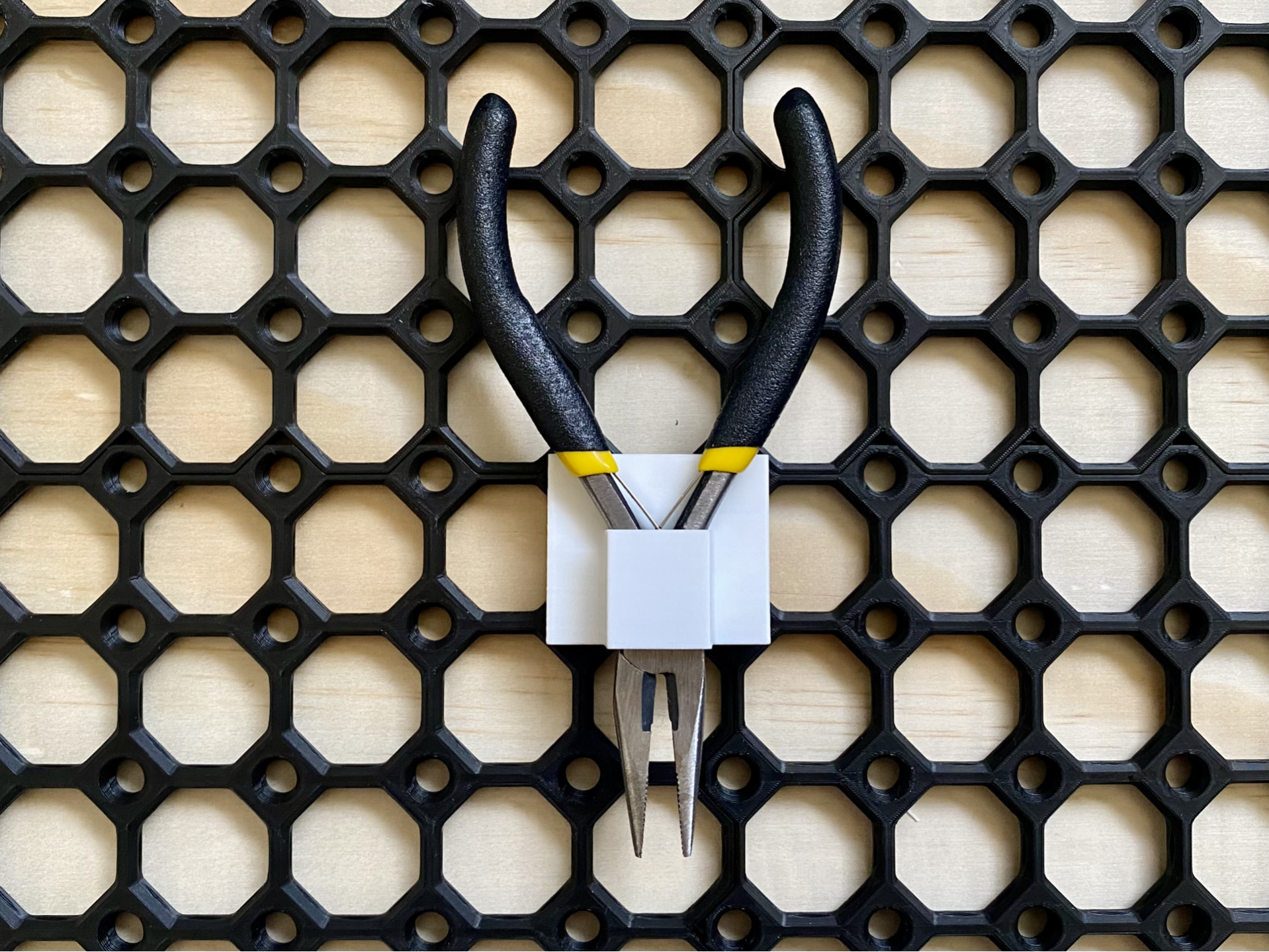 Small Pliers Holder for Multiboard/Opengrid